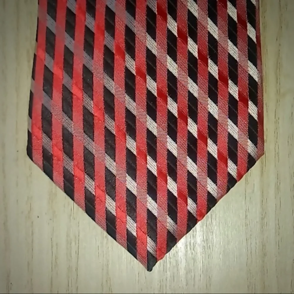 Versa Red & Brown Silk Tie